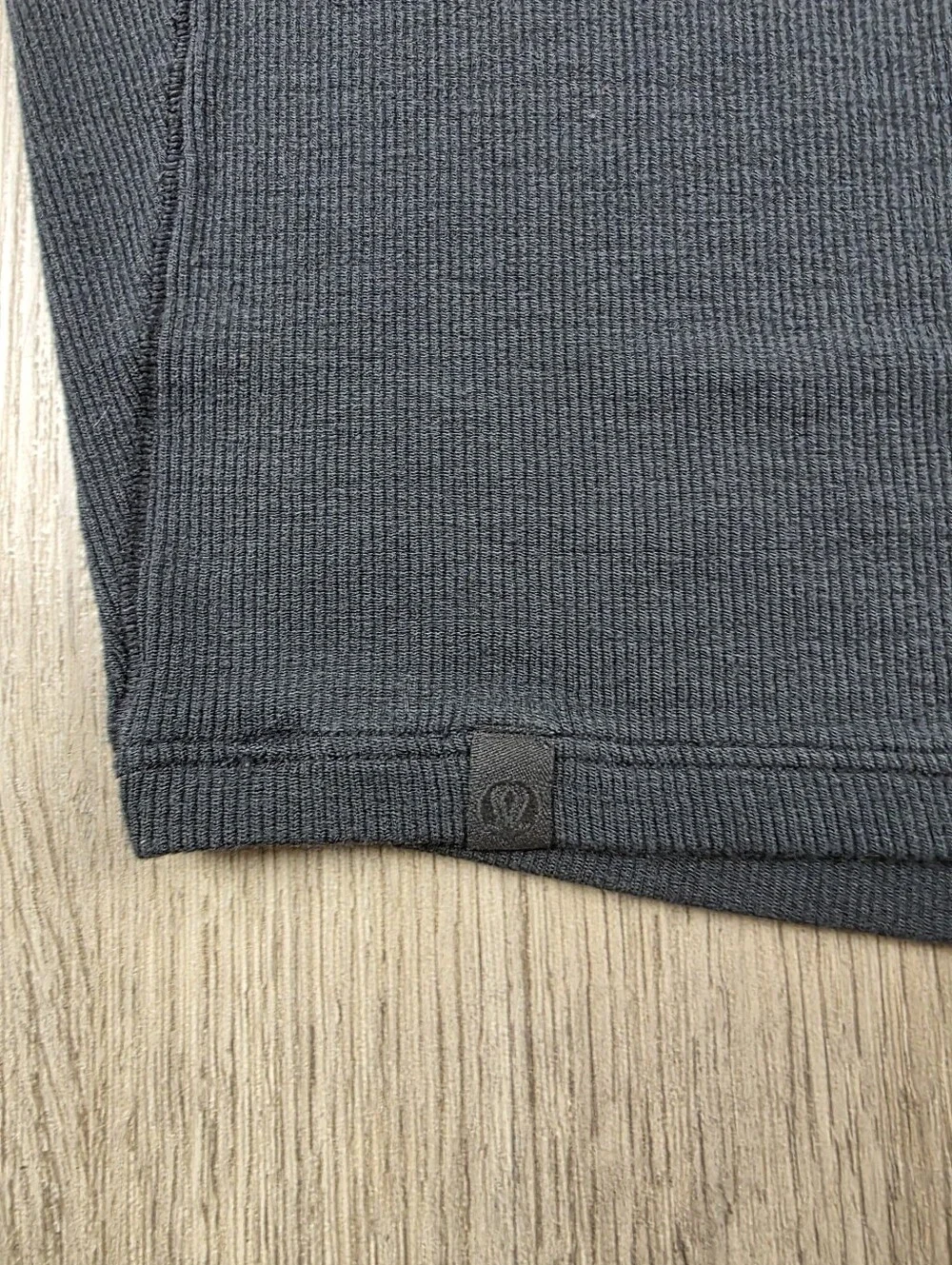 Lululemon Athletica Hold Tight Straight Hem Cropped T-Shirt Size 4